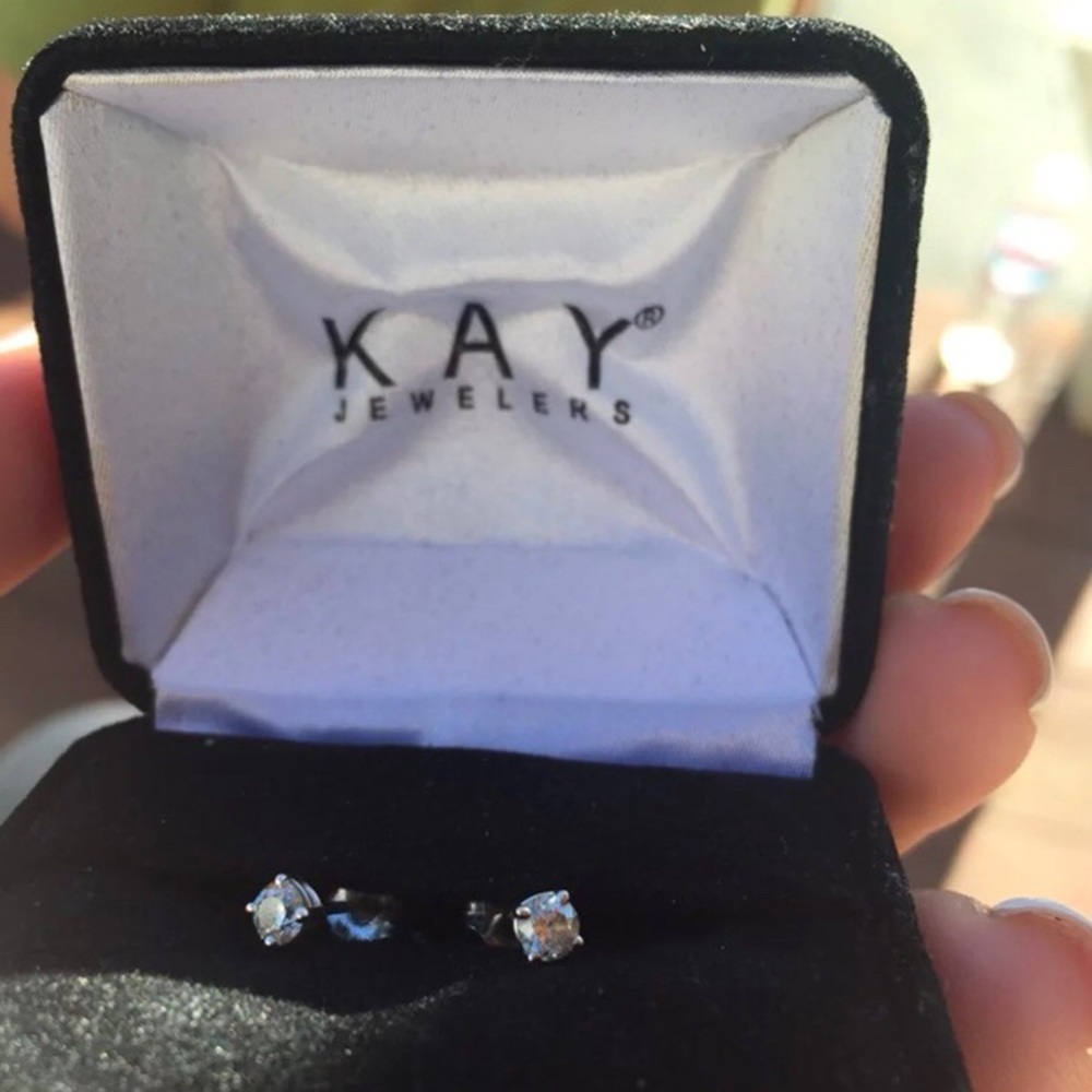 1/4 carat diamond earrings